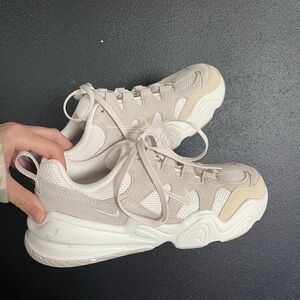 Nike Tech Hera BRAND NEW